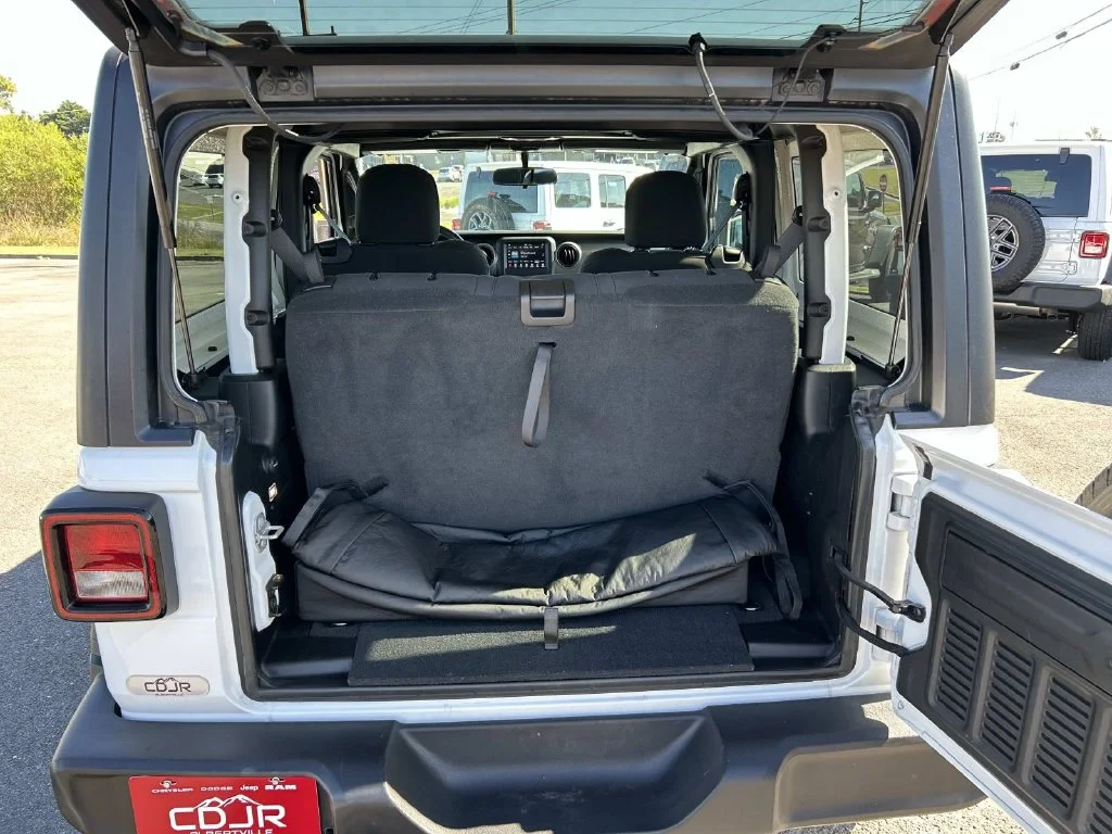 Used 2021 White Jeep Sport S image 10