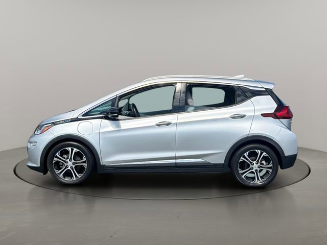 Used 2017 Includes (TUS) Black grille. Chevrolet Premier image 6