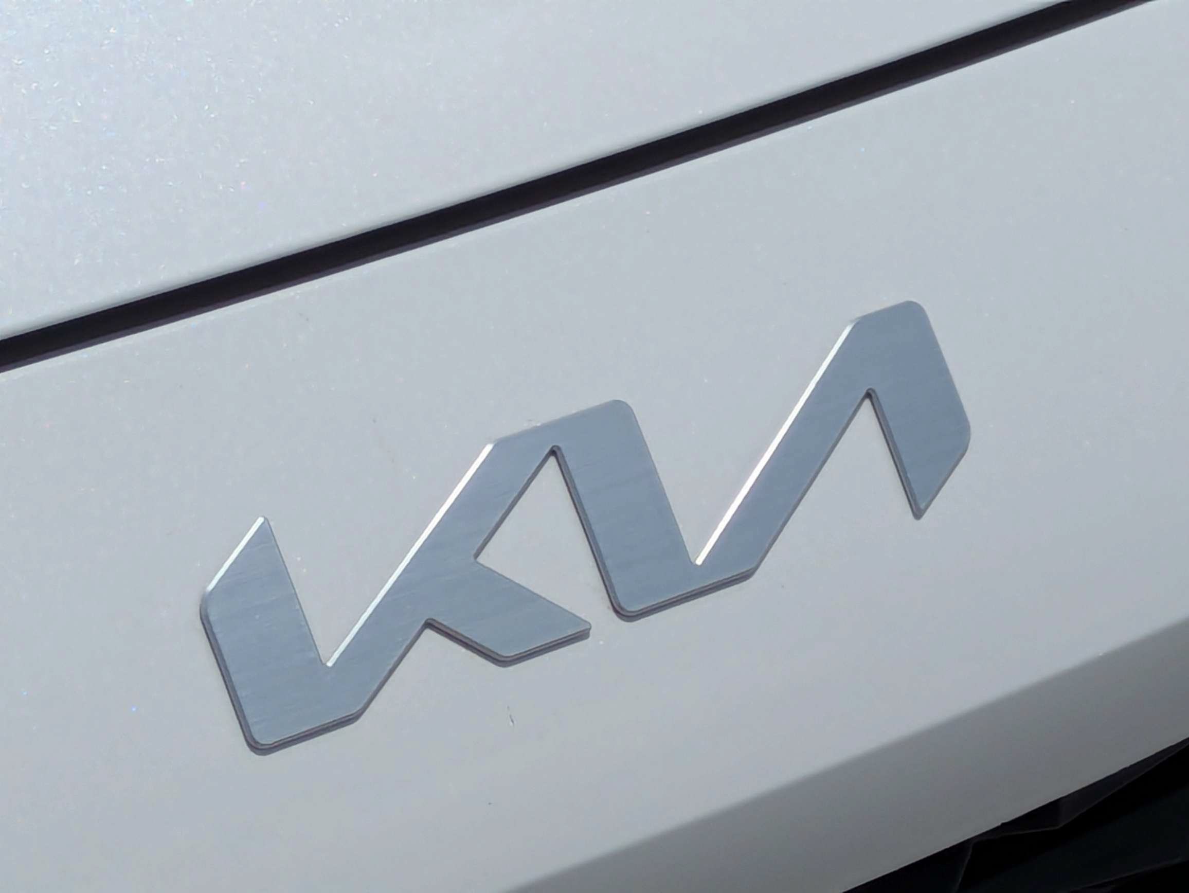 Certified Used 2024 Snow White Pearl Kia LXS image 13