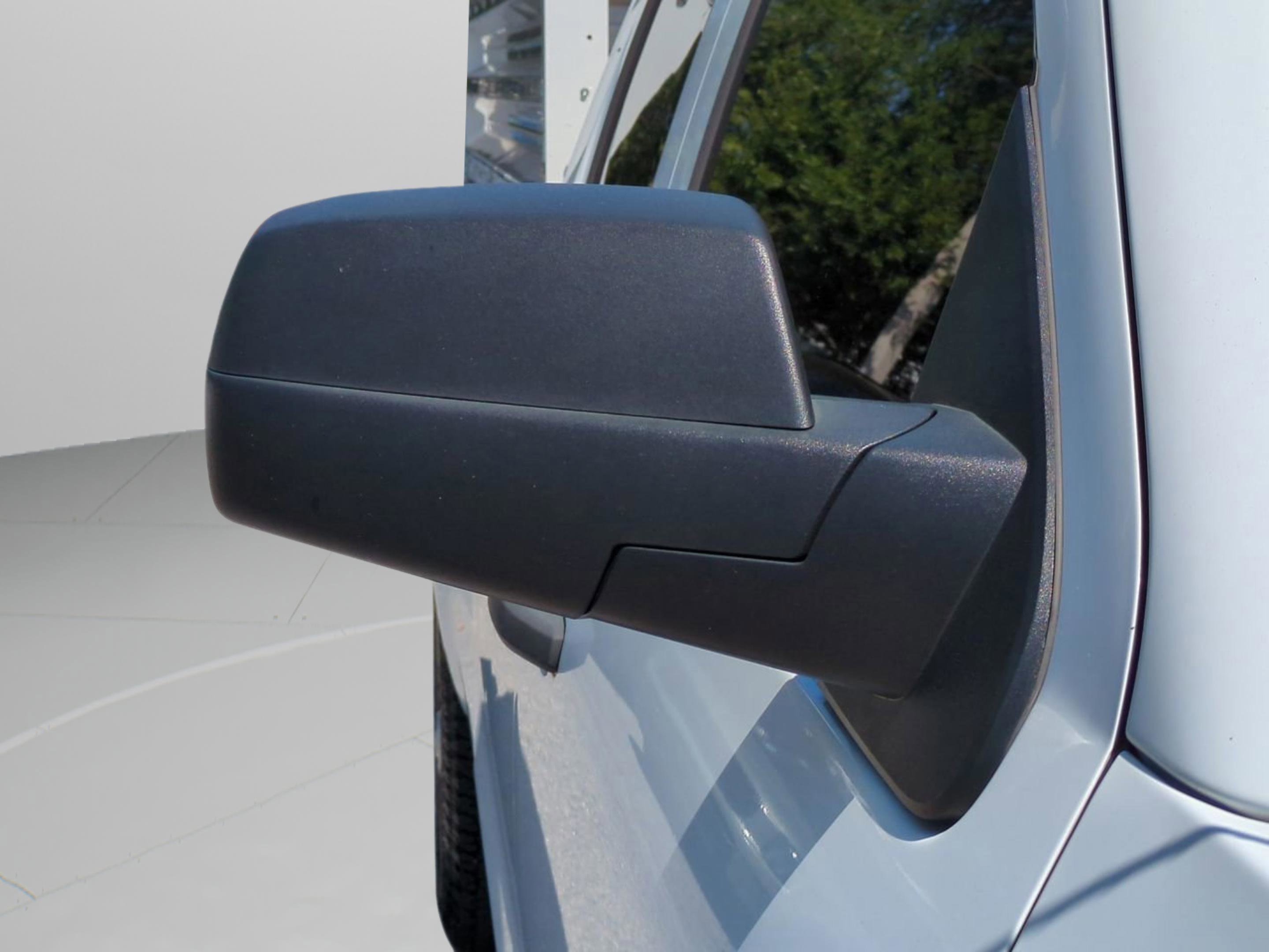 Used 2016 Summit White Chevrolet Work Truck image 13