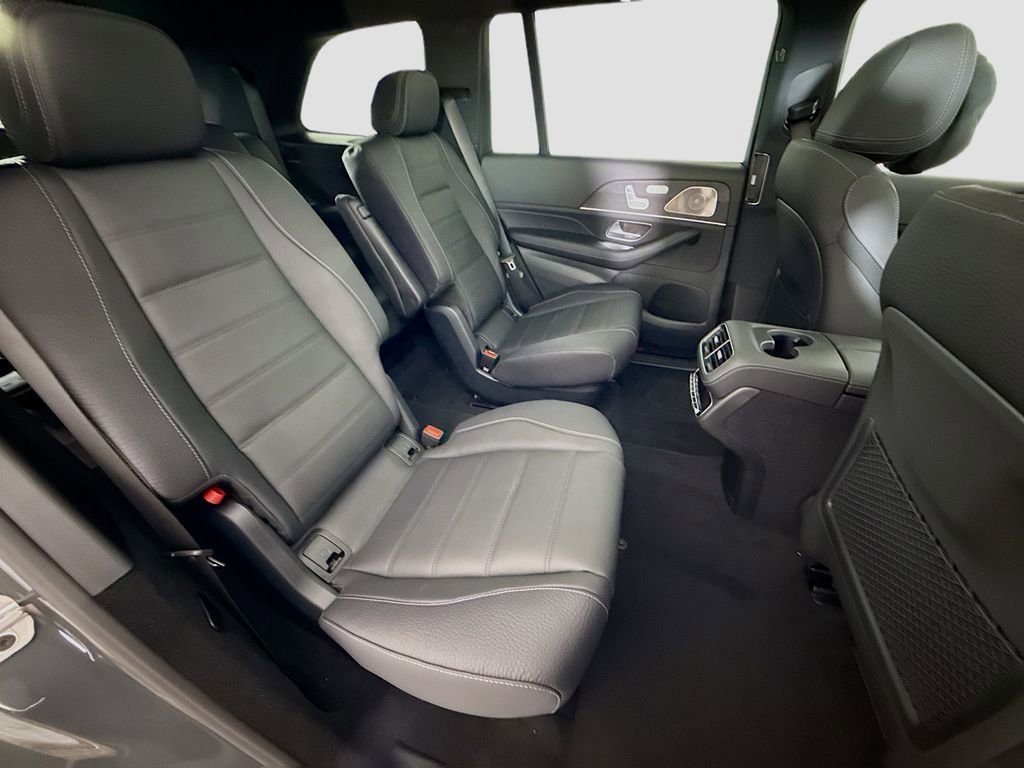 New 2026 MANUFAKTUR Silicon Grey Mercedes-Benz GLS 450 image 66