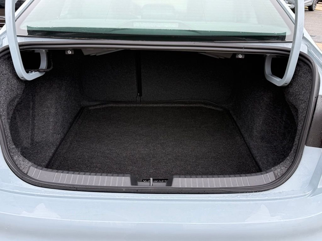 New 2026 Gray Volkswagen 2.0T Autobahn image 17