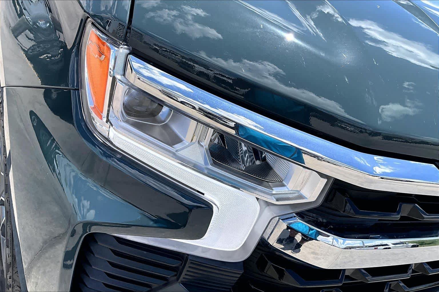 Used 2025 Cypress Gray Chevrolet LT image 28