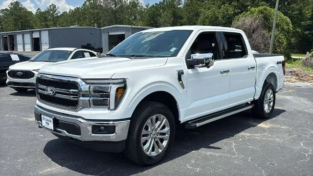 New 2026 Oxford White Ford Lariat® image 29