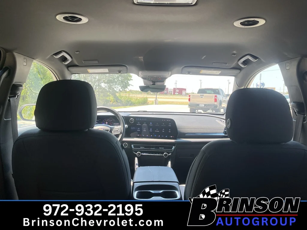 Used 2026 Summit White Chevrolet LT image 17