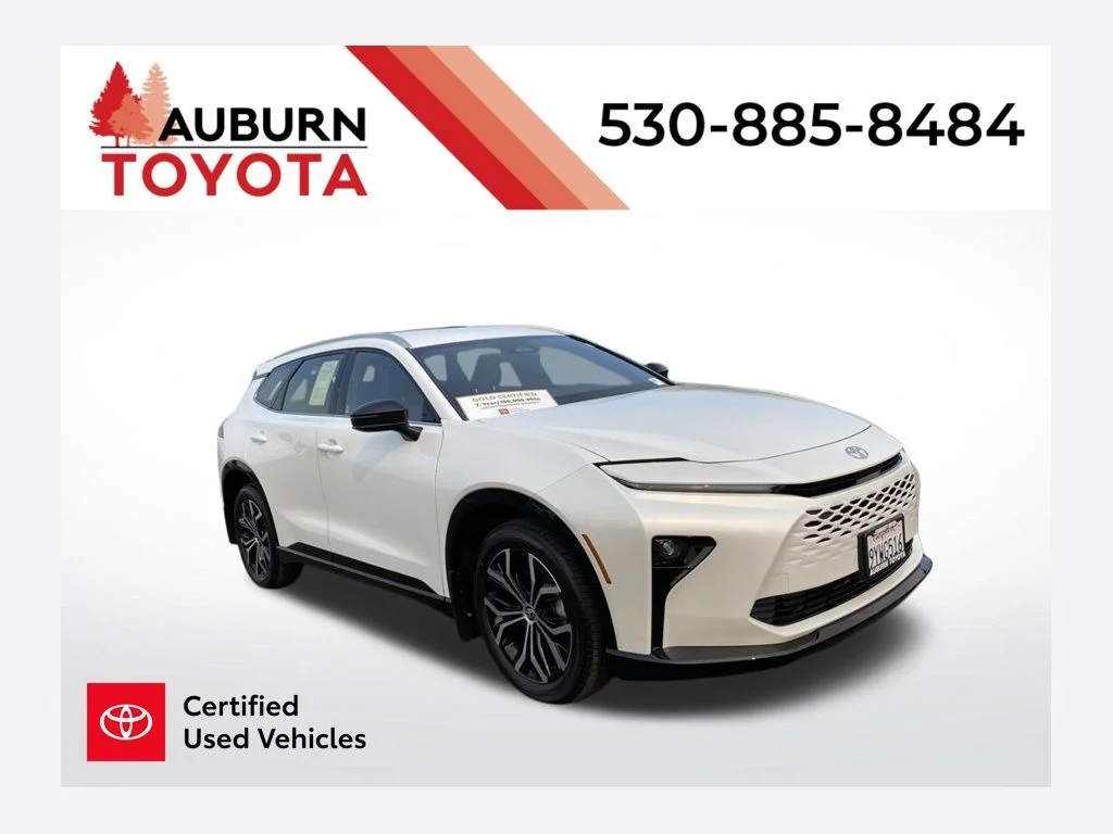Certified Used 2026 Oxygen White Toyota XLE image 1