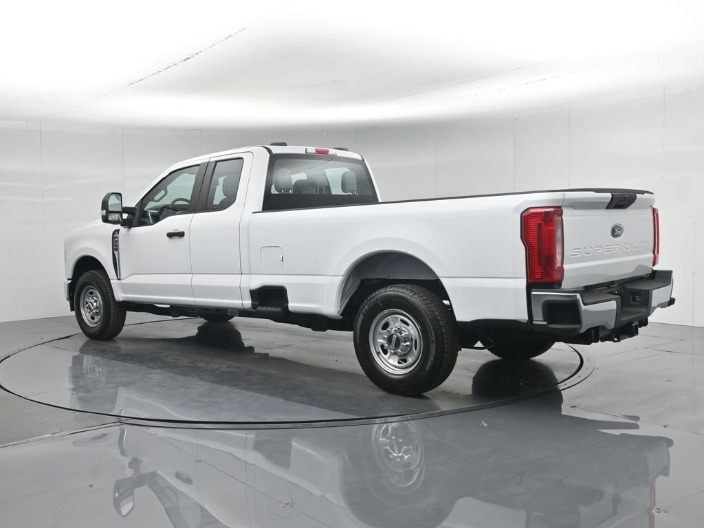 New 2026 Oxford White Ford XL image 23