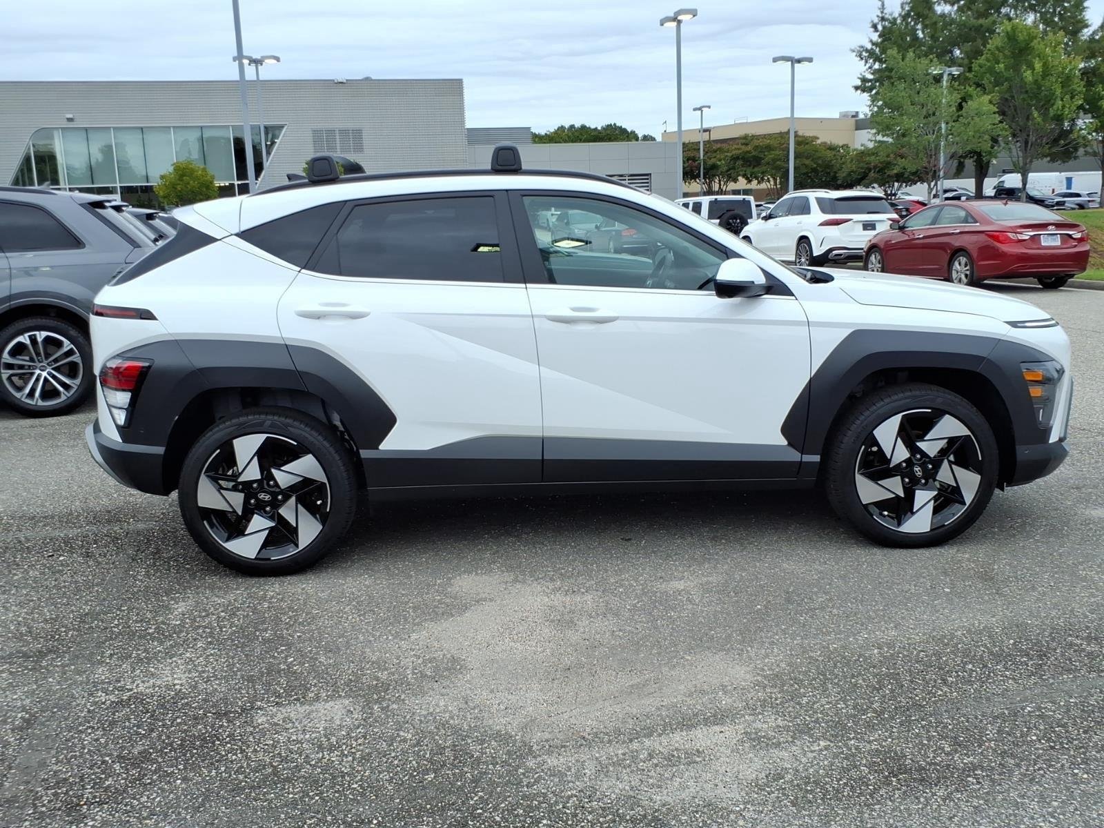 Used 2026 Atlas White Hyundai Limited image 7