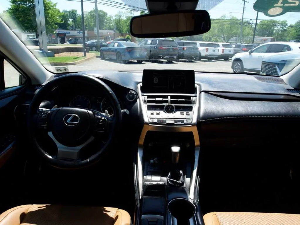 2021 Lexus NX 300 - Photo 23