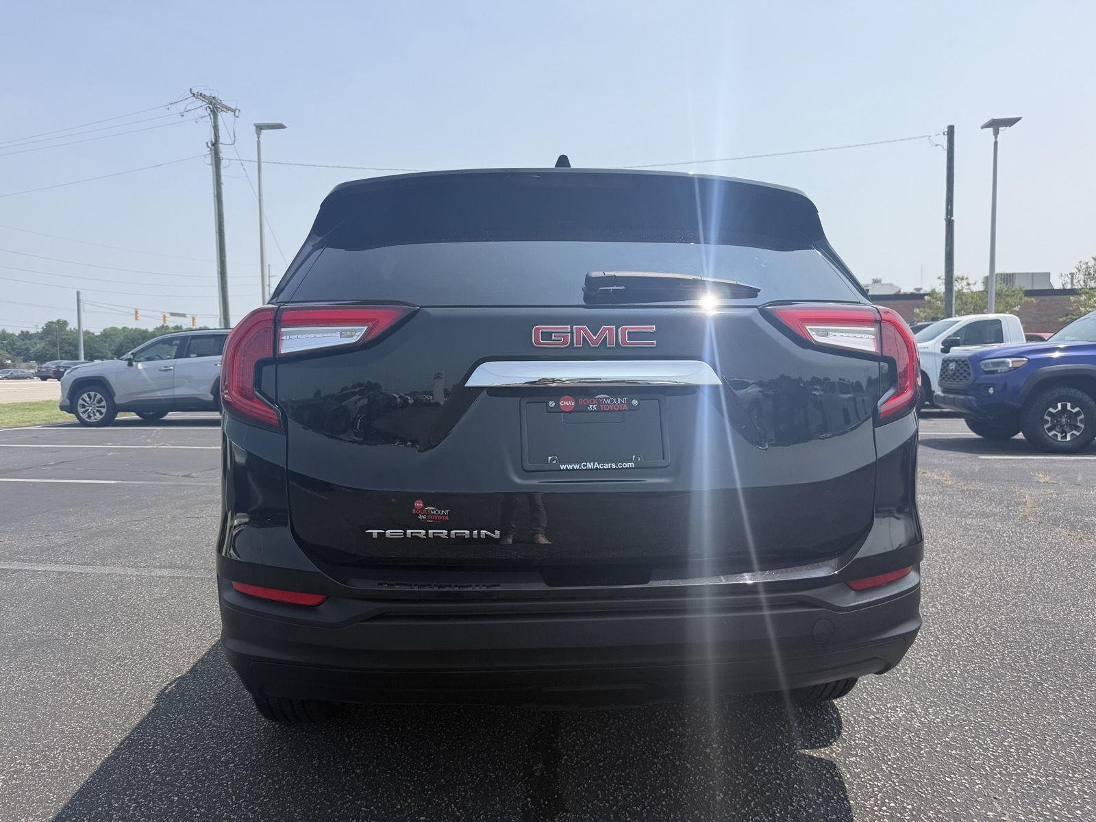 Used 2024 Ebony Twilight Metallic GMC SLE image 6