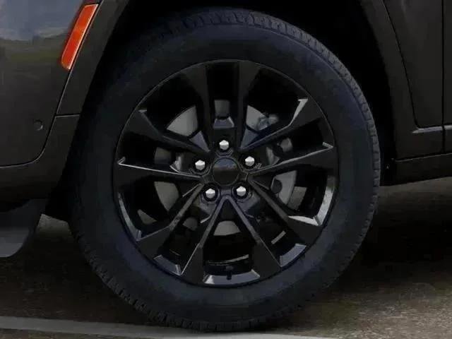 New 2026 Baltic Gray Metallic Clear-Coat Exterior Paint Jeep Limited image 34