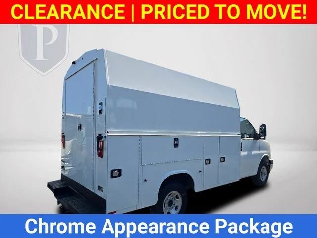 New 2025 Summit White Chevrolet 1WT image 6