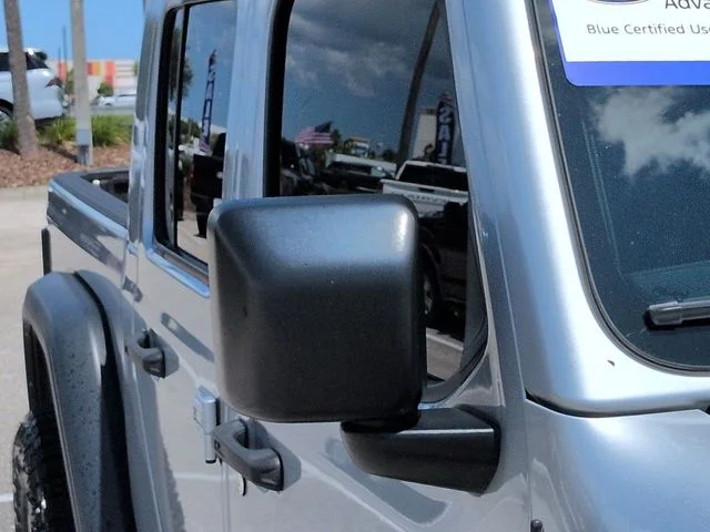 Used 2022 Silver Jeep Mojave image 12