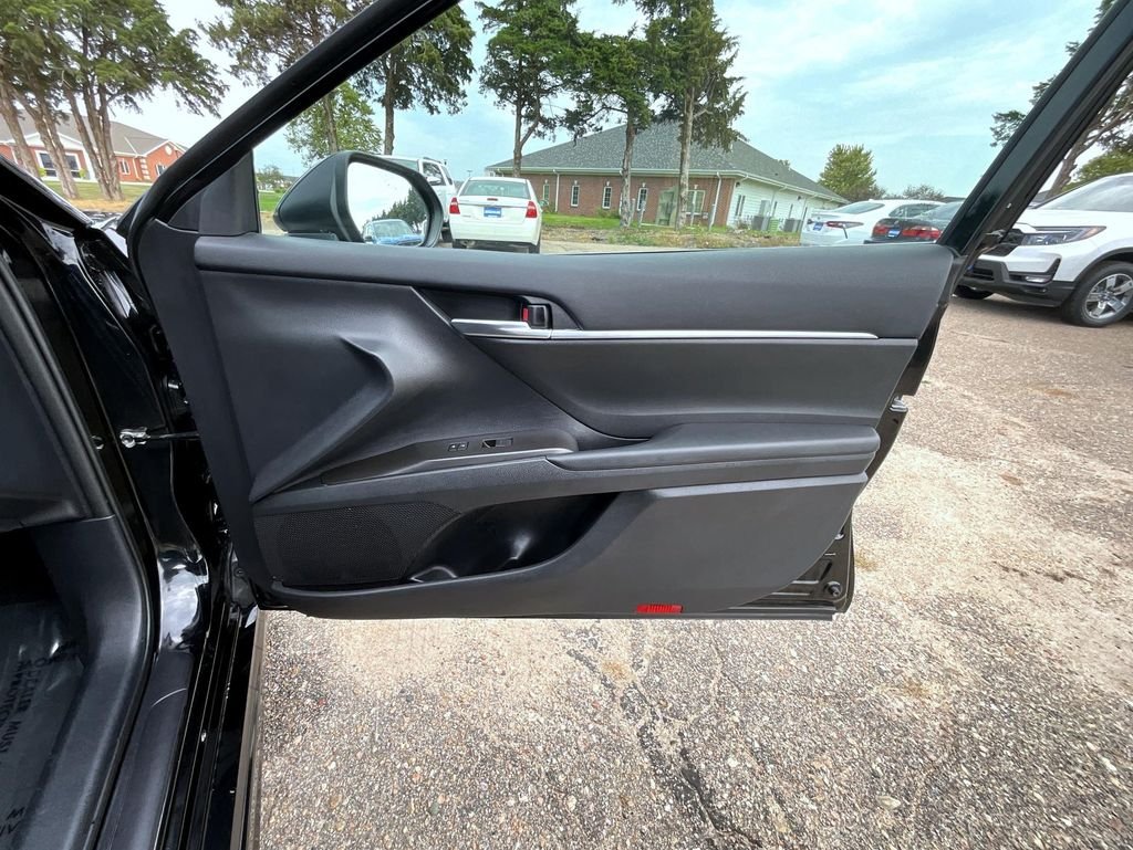 2024 Toyota Camry SE - Photo 15