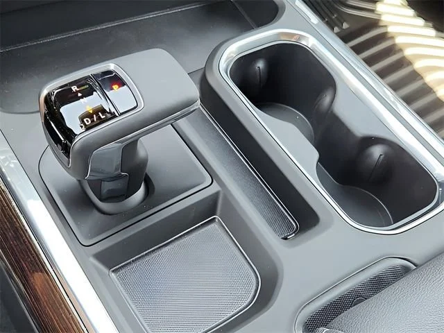 New 2025 Summit White GMC Elevation image 18