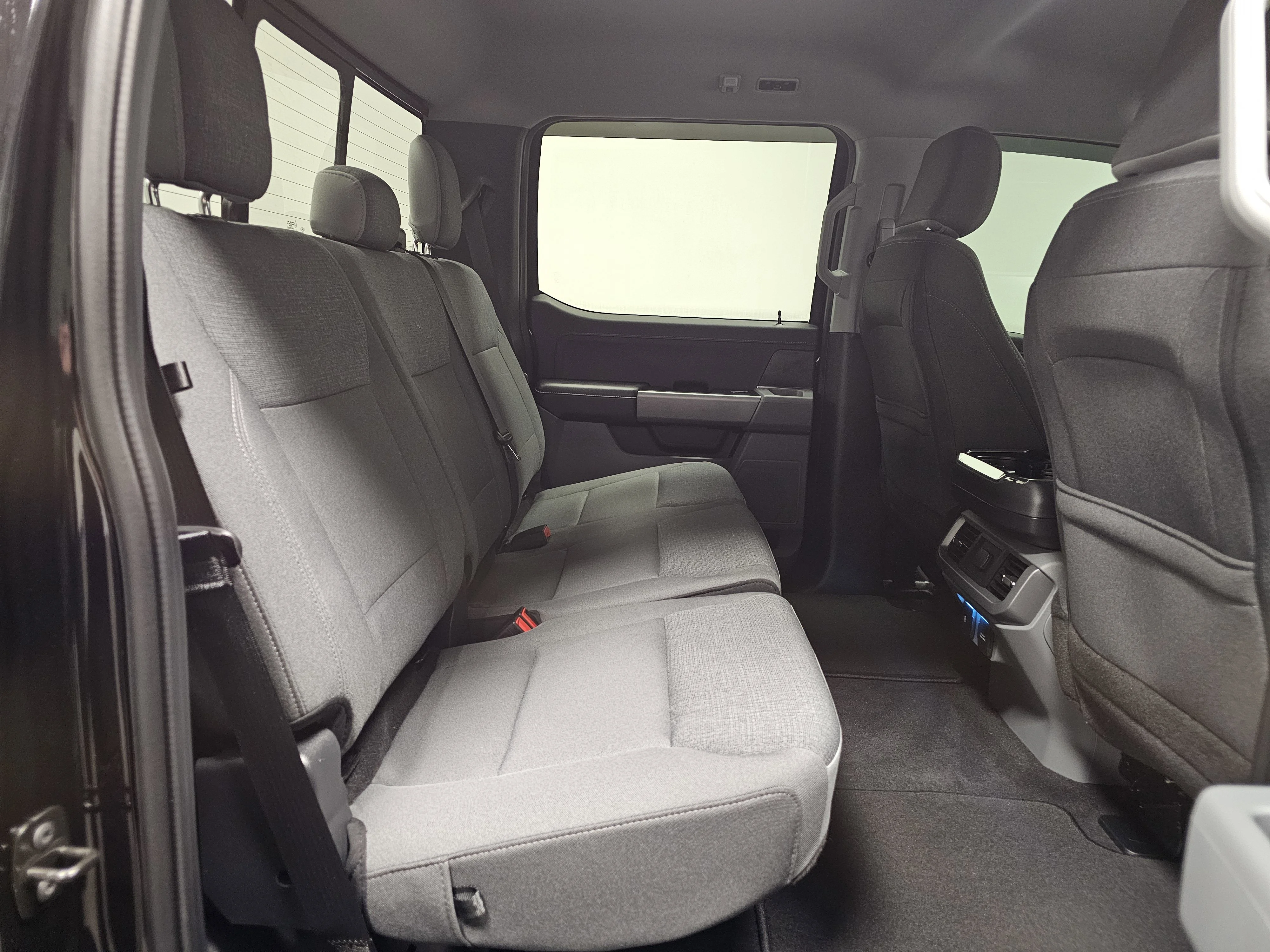Used 2024 Agate Black Metallic Ford XLT image 19