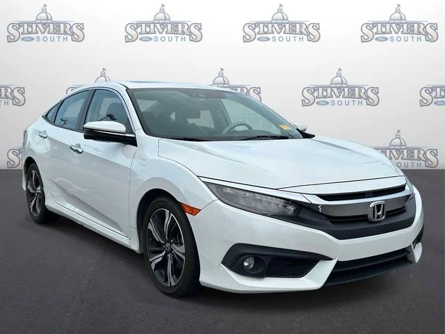 2017 Honda Civic Touring CVT's photo