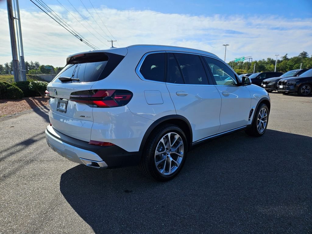 Certified Used 2026 Alpine White BMW xDrive40i image 7