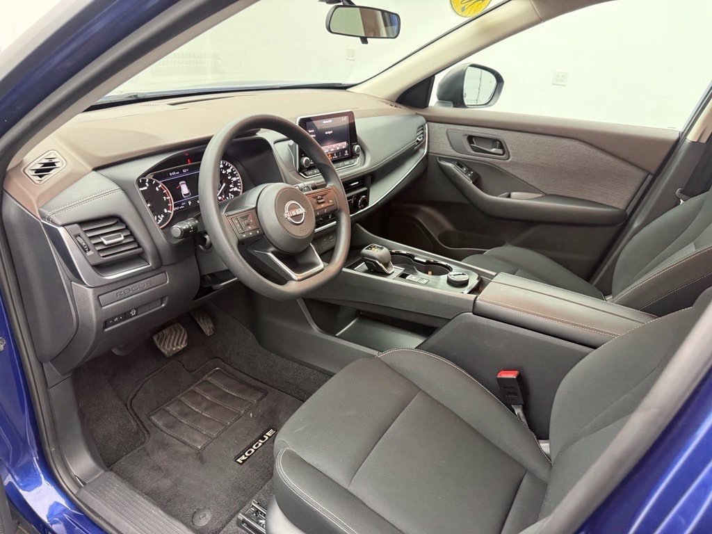Used 2023 Blue Nissan S image 19