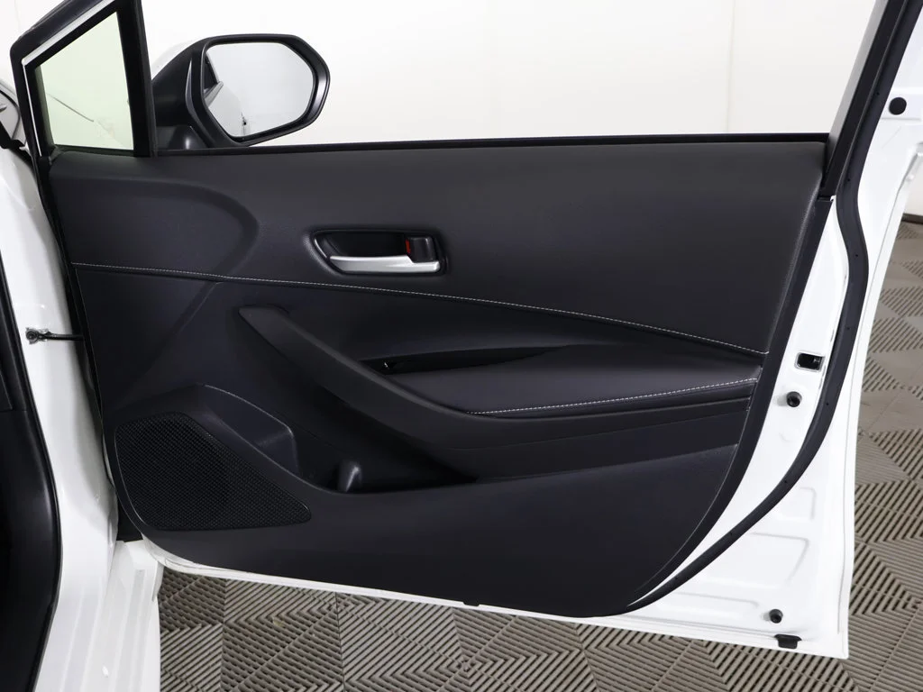 Used 2019 White Toyota SE image 20