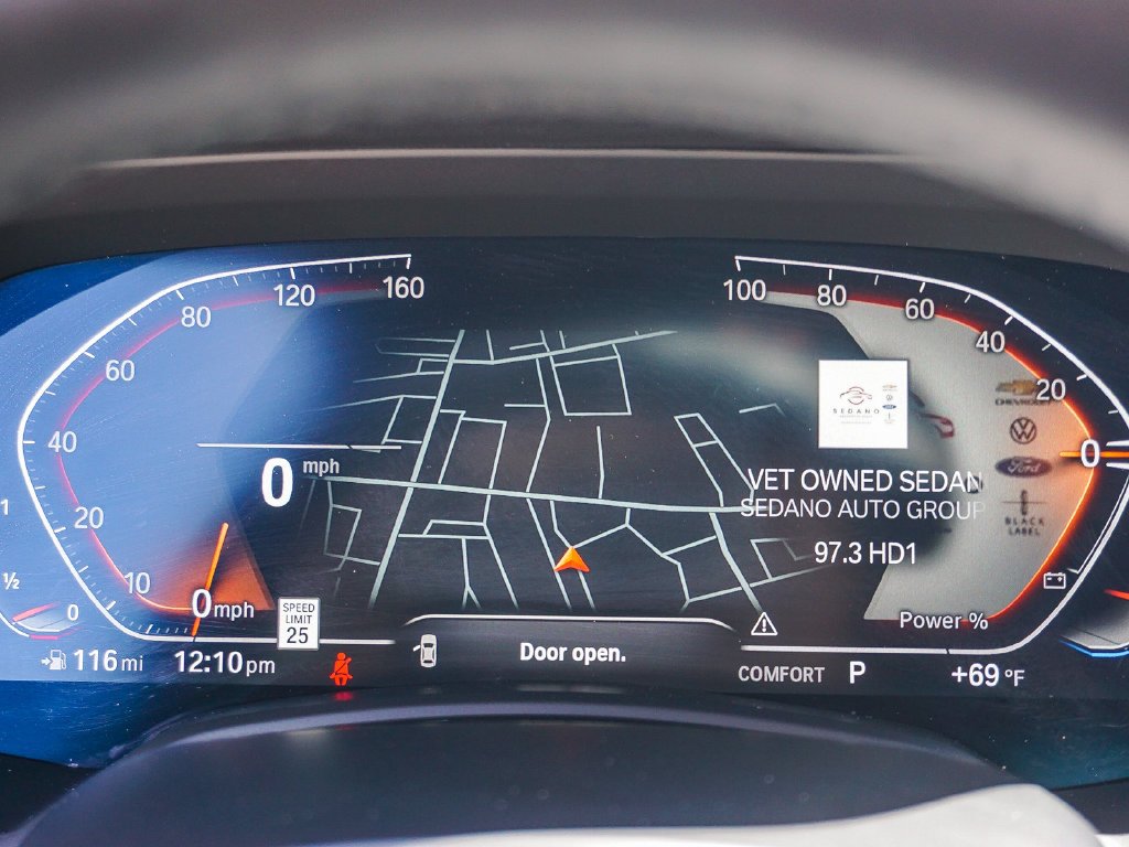 Used 2021 Gray BMW xDrive40i image 22