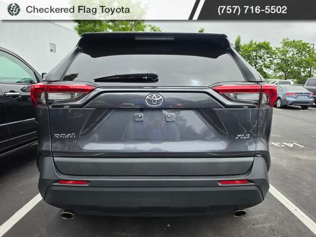 Used 2022 Magnetic Gray Metallic Toyota XLE image 5