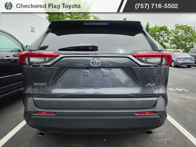 Used 2022 Magnetic Gray Metallic Toyota XLE image 5