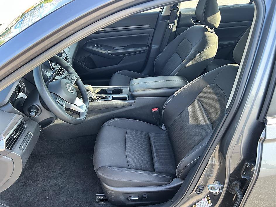 Certified Used 2025 Gun Metallic Nissan SV image 13