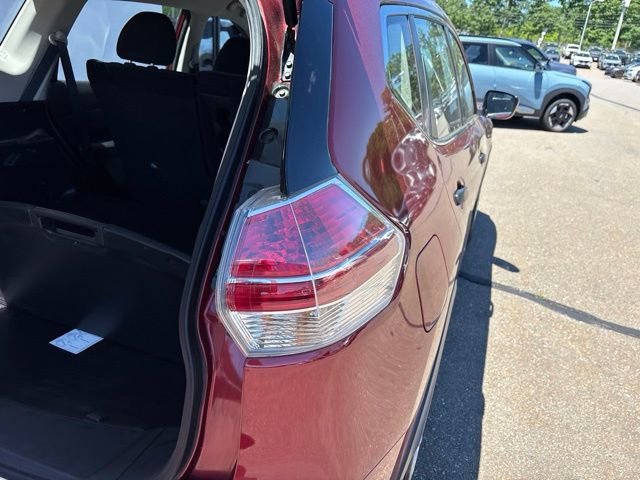 Used 2016 Cayenne Red Nissan S image 8