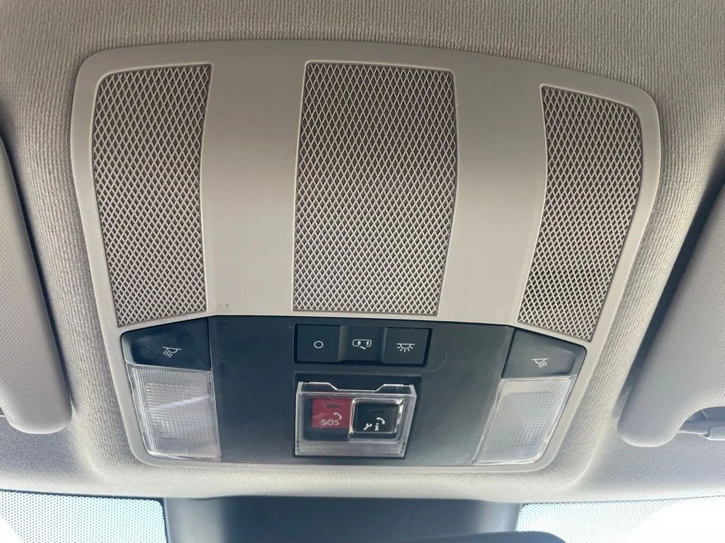 Used 2024 Silver Mitsubishi SE image 49