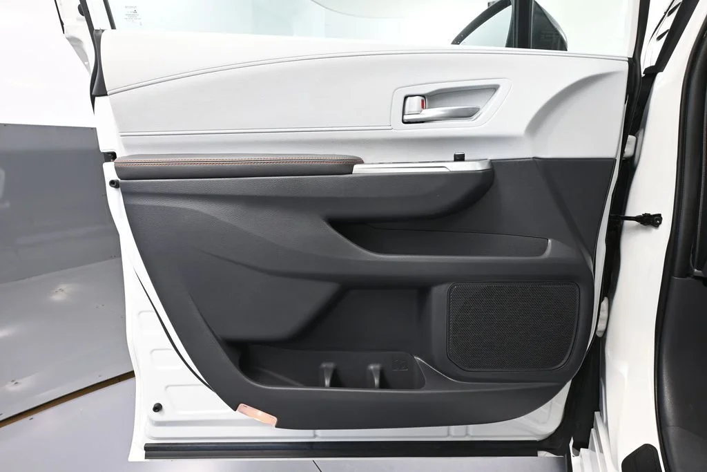 2024 Toyota Sienna XSE - Photo 16