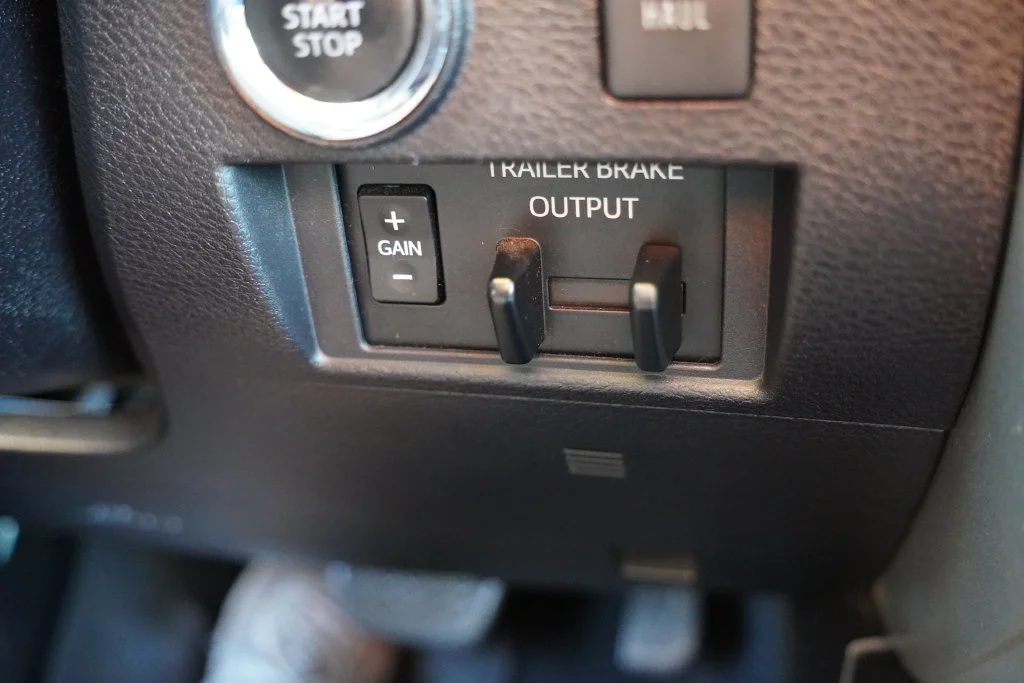 Used 2021 Midnight Black Metallic Toyota SR5 image 30