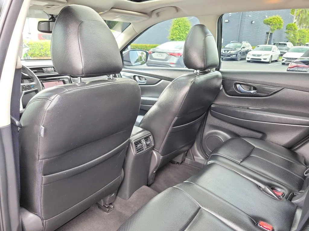 Used 2018 Black Nissan SL image 11