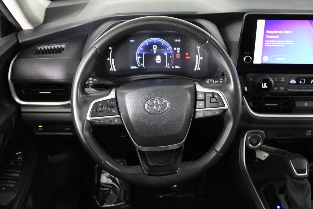 Used 2024 Silver Toyota XLE image 21