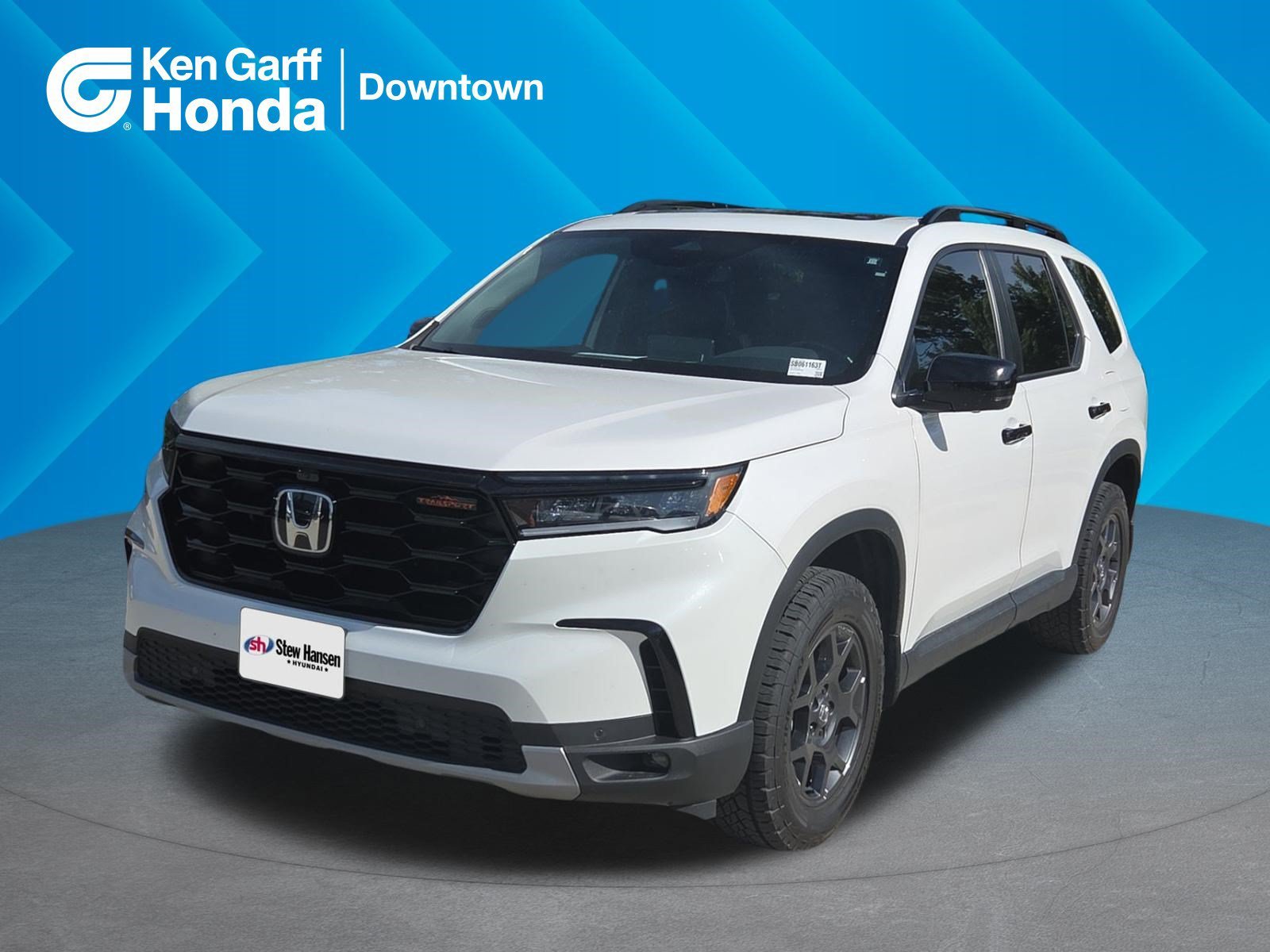 Used 2025 Platinum White Pearl Honda TrailSport image 1