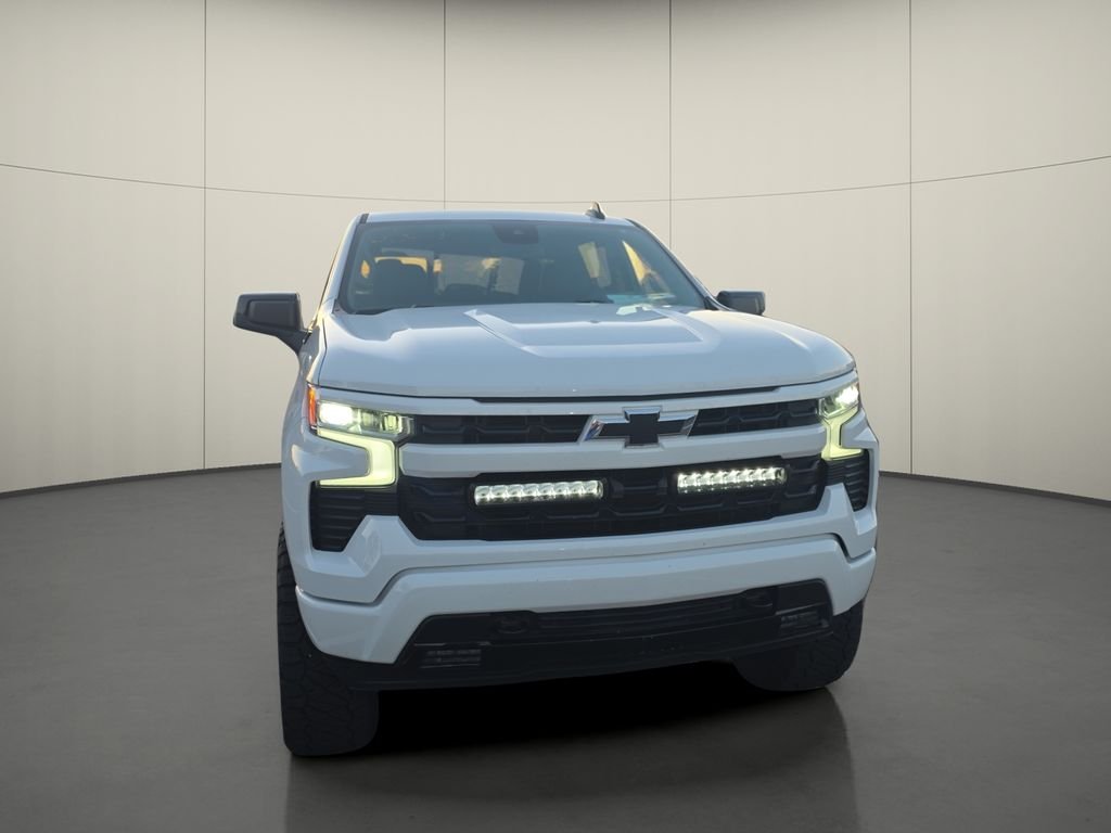 Used 2024 White Chevrolet RST image 2