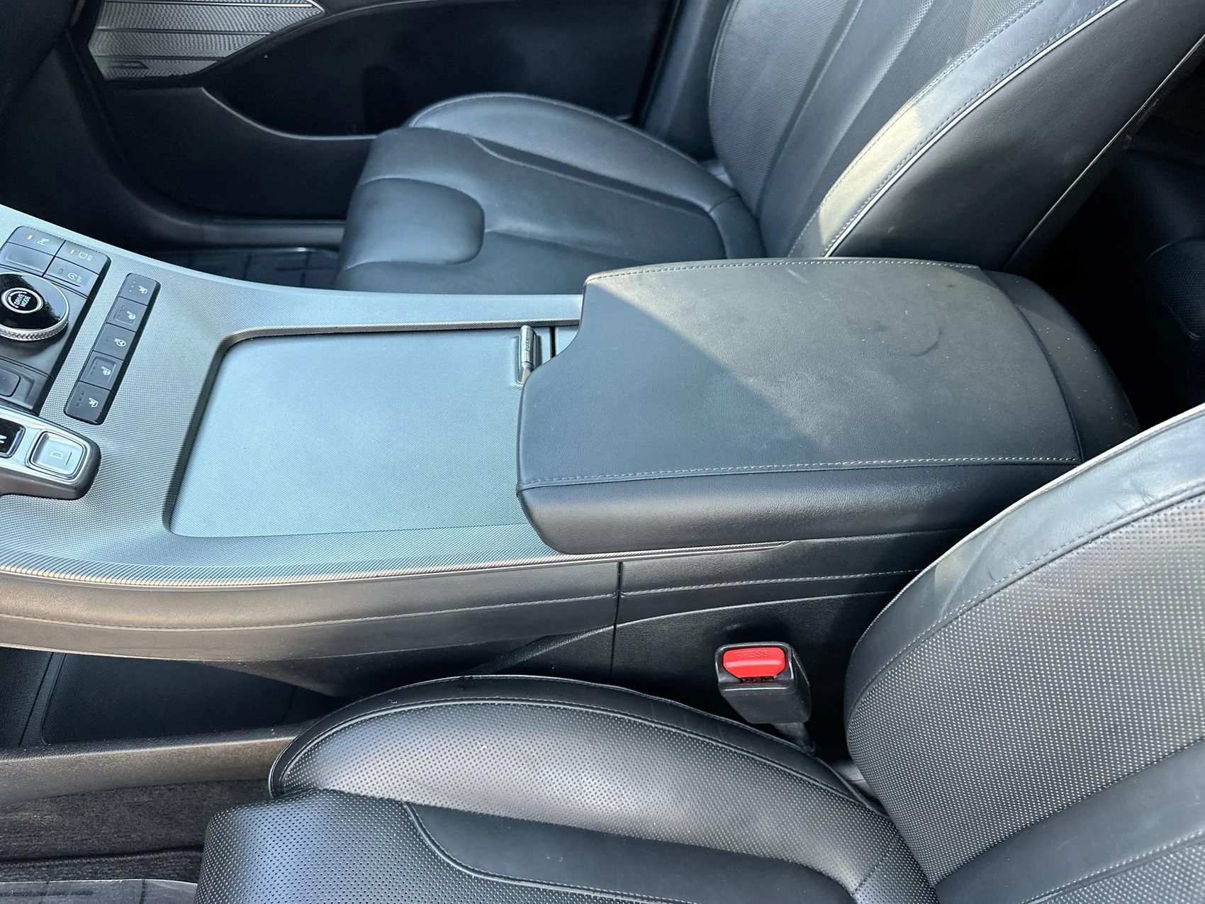 Used 2022 Hyper White Hyundai Calligraphy image 21