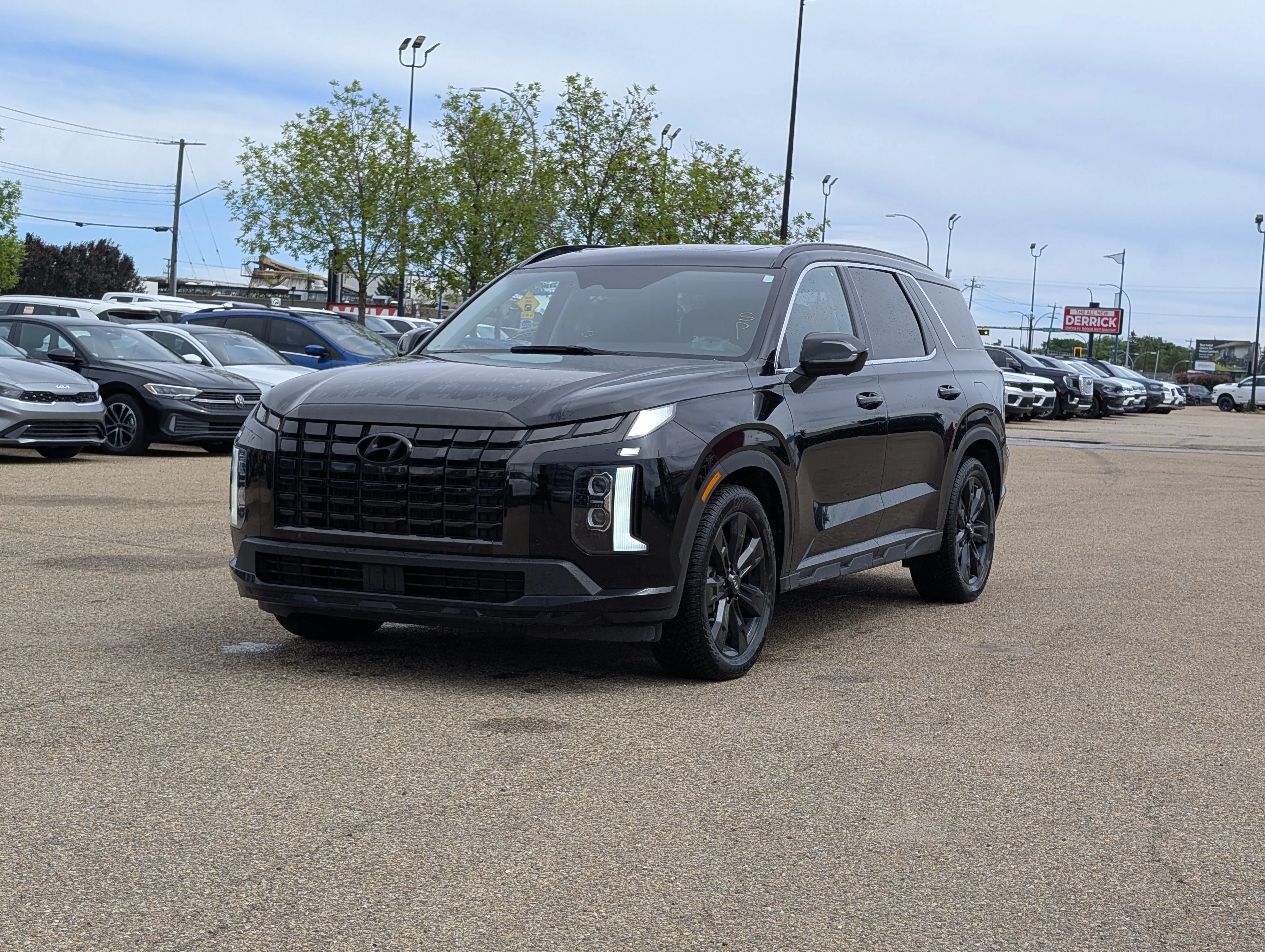 Used 2024 Abyss Black Hyundai Urban image 2