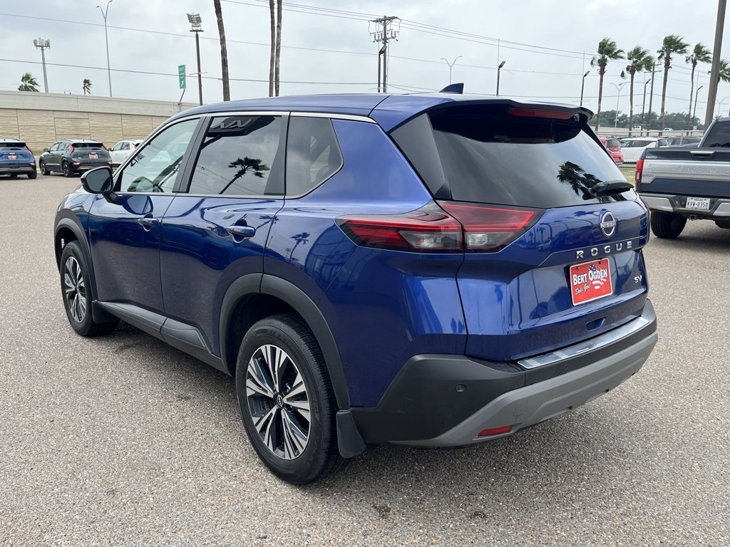 2022 Nissan Rogue SV photo 4