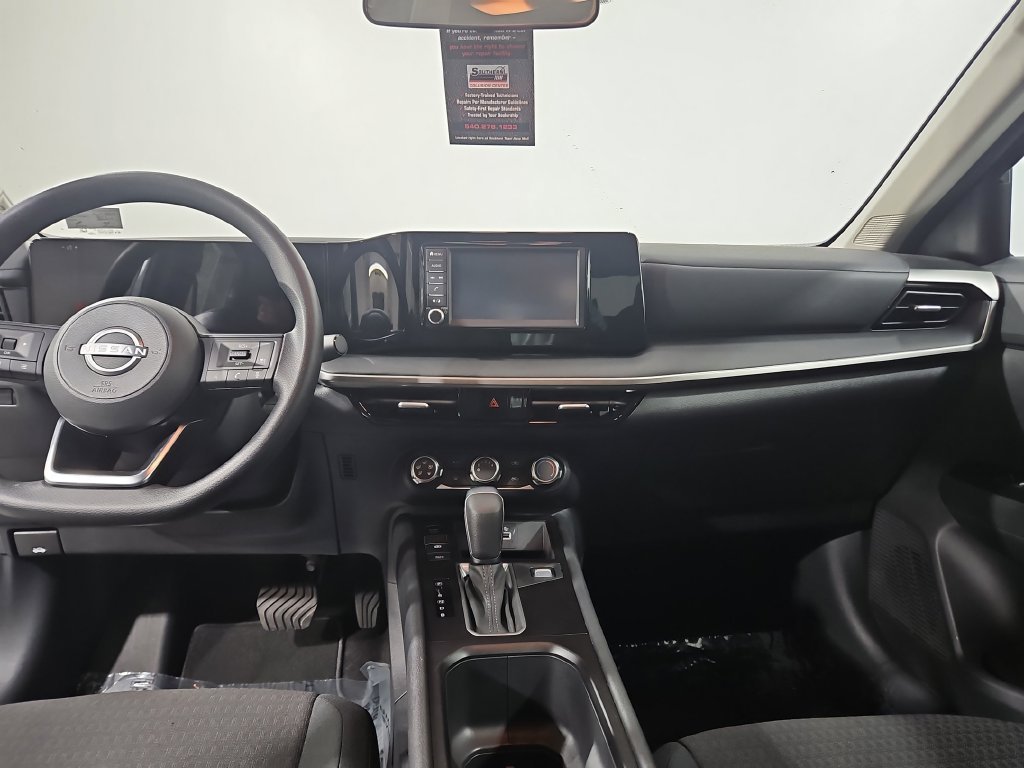 Used 2025 Gray Nissan S image 19