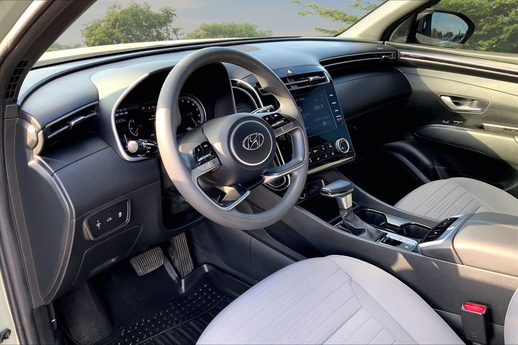 Used 2022 Green Hyundai SEL image 17