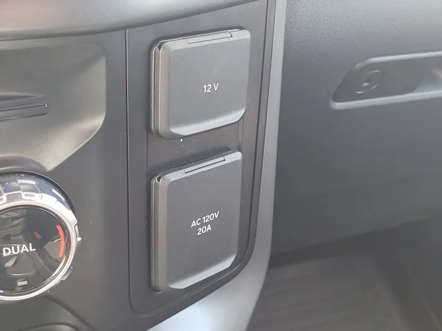 Used 2024 Silver Ford XLT image 26