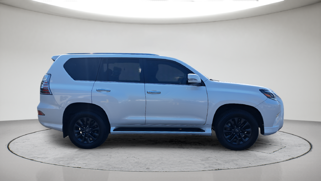 Used 2023 White Lexus 460 image 9