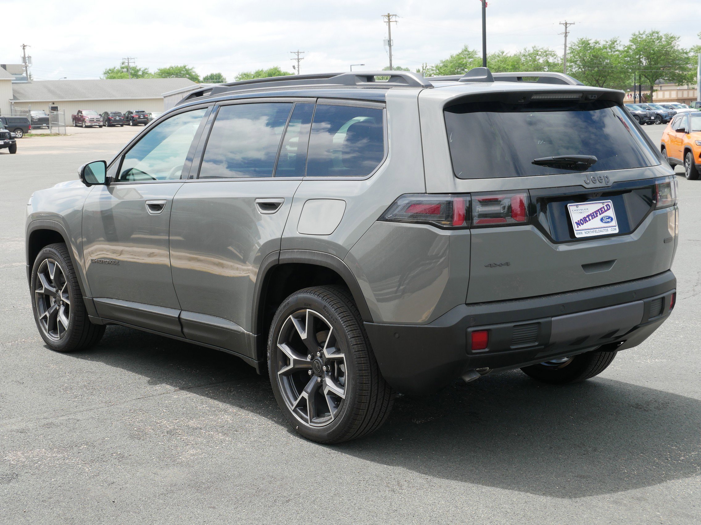 New 2026 Sting-Gray Clear-Coat Exterior Paint Jeep Overland image 6