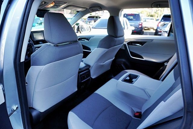 Used 2021 Silver Toyota XLE image 18