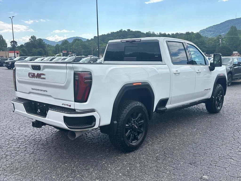 Used 2024 White GMC AT4 image 8