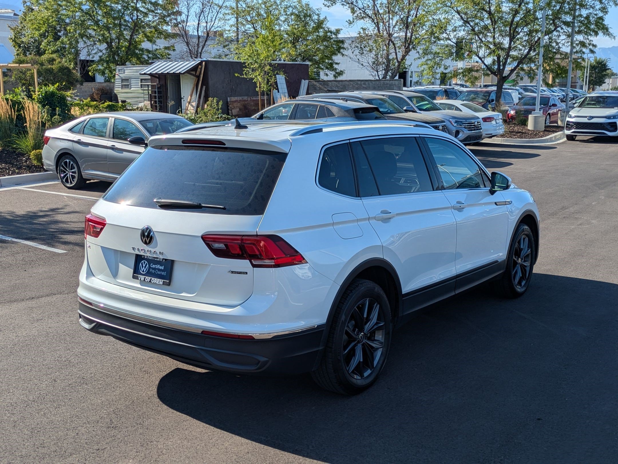 Certified Used 2023 Opal White Volkswagen SE image 3