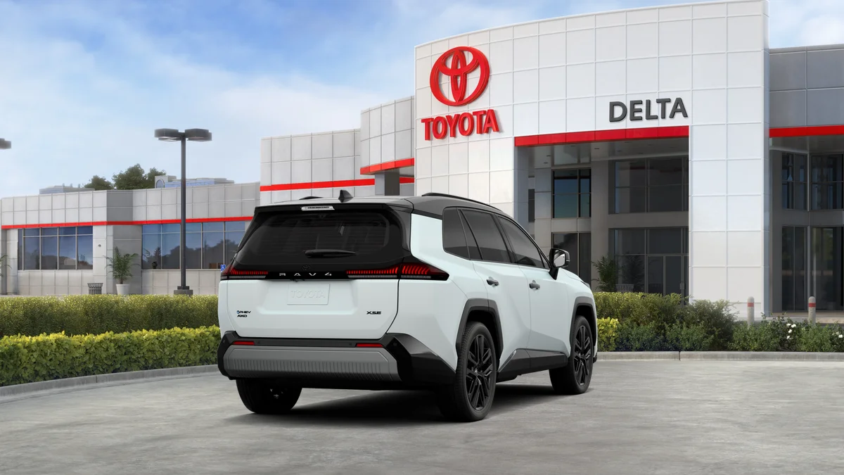 New 2026 Wind Chill Pearl with Midnight Black Metallic roof Toyota XSE image 34