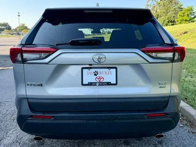2024 Toyota RAV4 XLE - Photo 7
