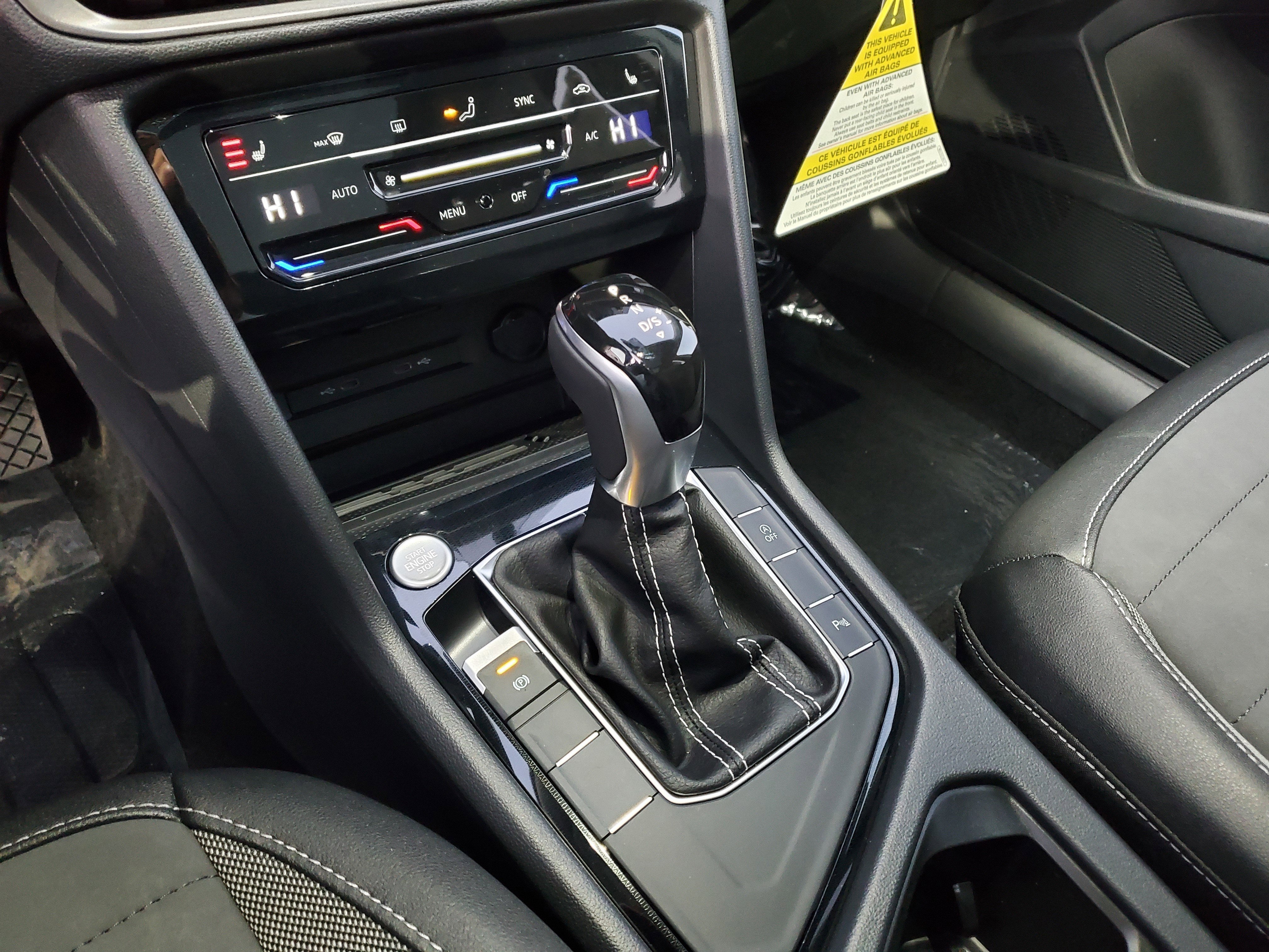 2025 Volkswagen Taos SE Black - Photo 10